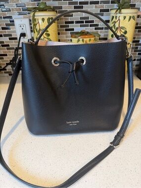 Kate Spade Eva Large Bucket Bag
Purse Black Drawstring